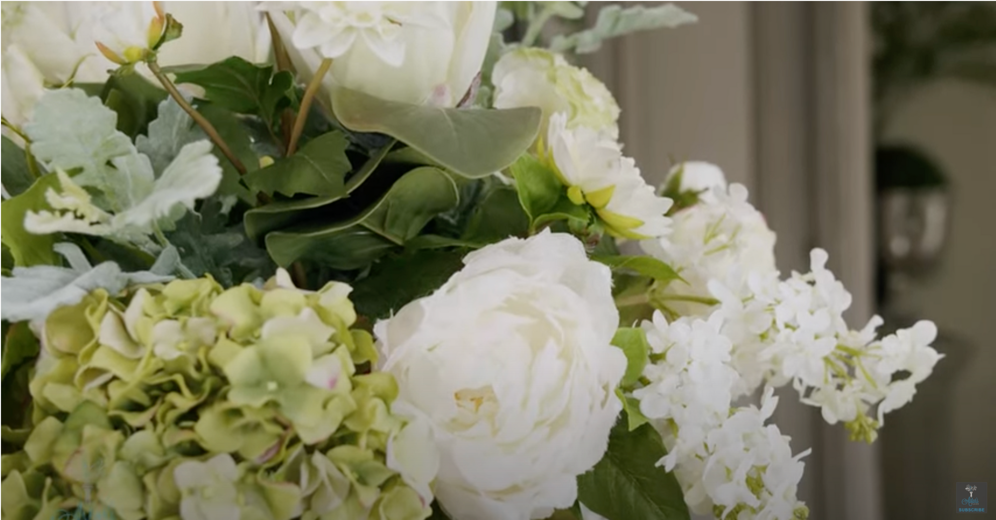 How to Balance and Harmonise White and Green Flower Designs
